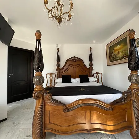 Canada Castle 게스트하우스 4*