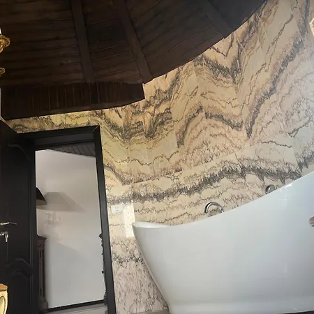 게스트하우스 Canada Castle 4*