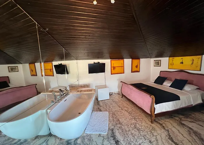 Guest house Canada Castle