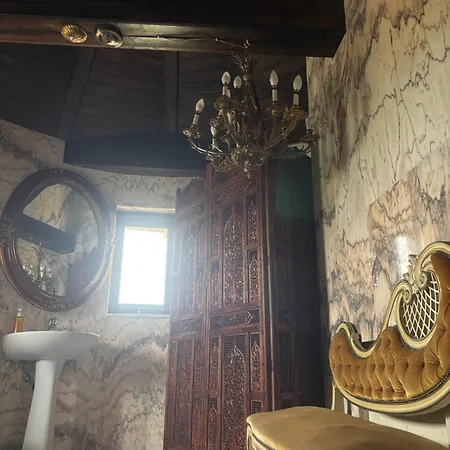 Gasthuis Canada Castle 4*