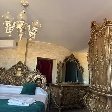 Canada Castle 招待所 4*