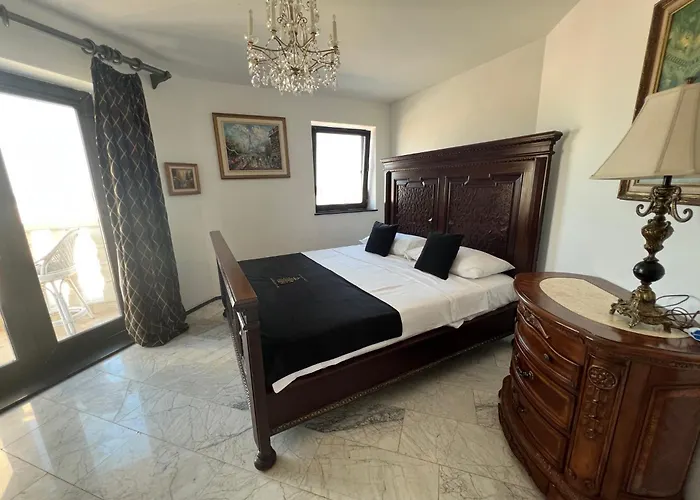 Guest house Canada Castle 4*