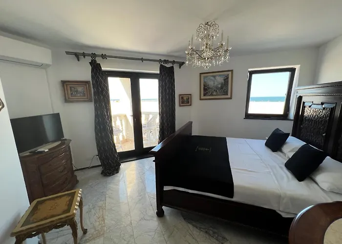 Guest house Canada Castle Eforie Nord