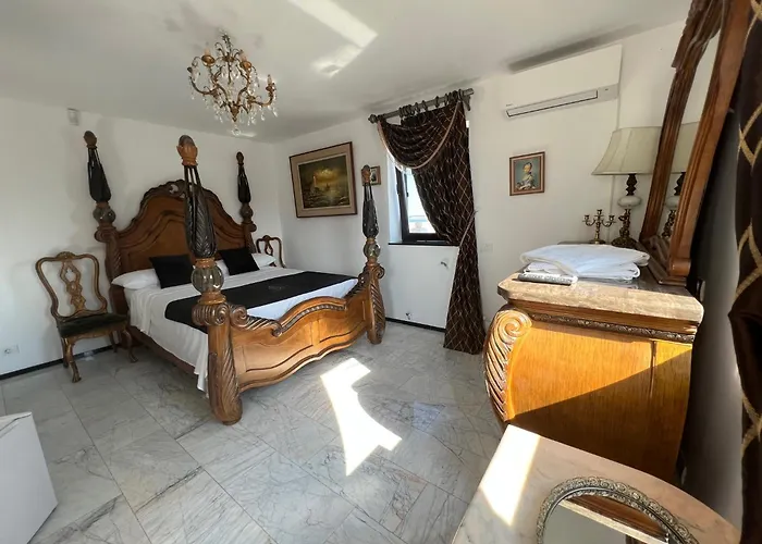 Guest house Canada Castle